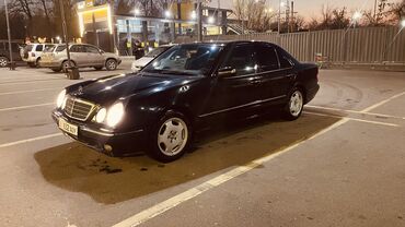 значки на авто: Mercedes-Benz E-Class: 2000 г., 3.2 л, Автомат, Дизель, Седан