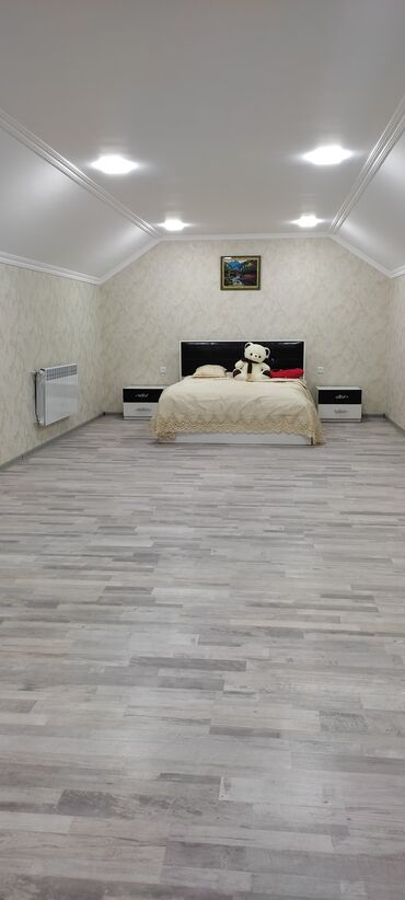 Günlük kirayə evlər: Gunluk kiraye verilir. Geniş həyət sahəsi və iki mərtəbəli müasir — 8