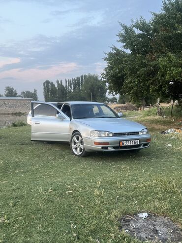 рассрочка авто без первоначального взноса: Toyota Camry: 1992 г., 3 л, Механика, Бензин, Седан