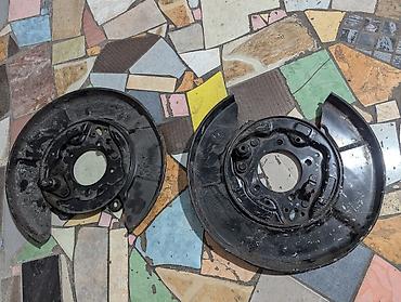 Другие детали ходовой части: Продаю задние ступицы, суппорта, защитные кожухи и тормозные диски на — 4