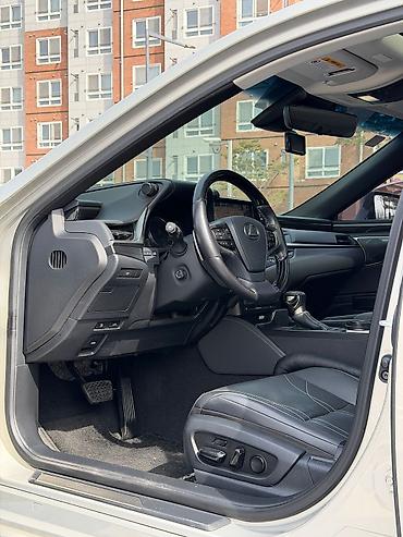 Lexus: Lexus ES: 2019 г., 2.5 л, Гибрид — 7