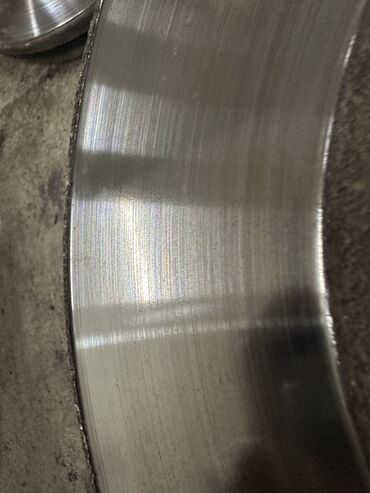 Другие детали ходовой части: BMW E39 •тормоз.диски 2.5 в отличном состоянии 4.500 за пару •суппорта — 2