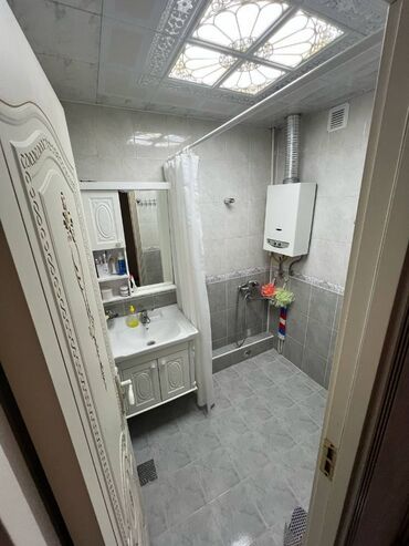 Köhnə tikili: Bakı, 3 otaqlı, Köhnə tikili, m. Qara Qarayev, 90 kv. m — 12