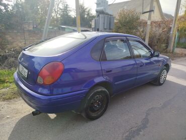 Toyota: Toyota Corolla: 2000 г., 1.6 л, Механика, Бензин, Хэтчбэк