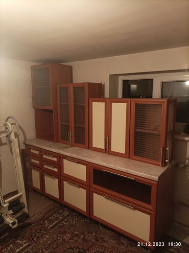 кухонные шкафы с мойкой: Кухонный гарнитур, Шкаф, цвет - Белый, Б/у