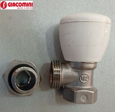 стабилизатор для комби: Giacomini radiator klapanı – termostatik başlıqlı, bucaq tipli