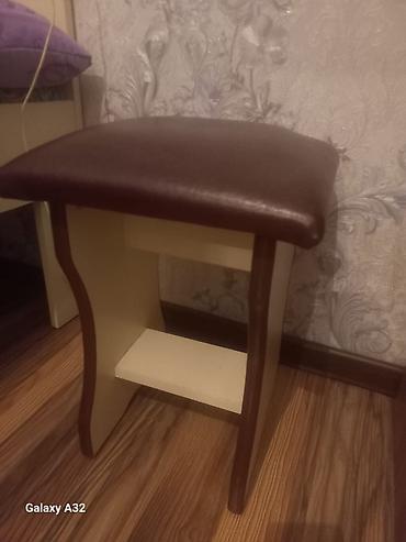 quxna stolu: Yazı masası və oturacaq dəsti. Masa kompakt ölçülü olub evdə və ya — 2