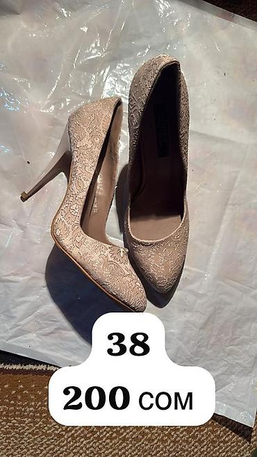 Босоножки, сандалии, шлепанцы: Женская обувь — два варианта. 1) Сандалии с декором - Размеры: 37 и — 23