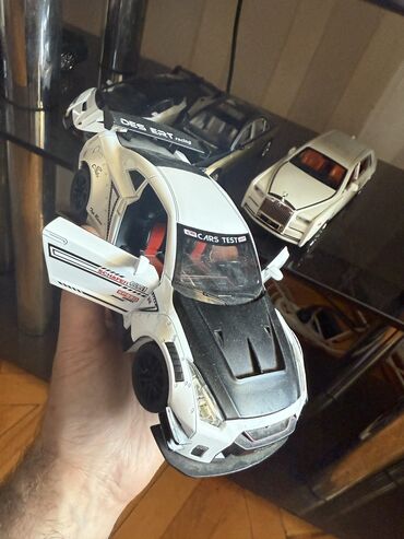 Oyuncaqlar: Kalleksion nissan citiess tezedir demir maşındır qapıları hamısı