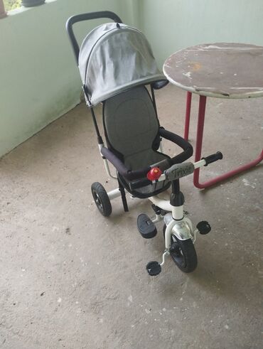 pončo za plažu bebe: Na prodaju deciji tricikl Trixie
4500 din