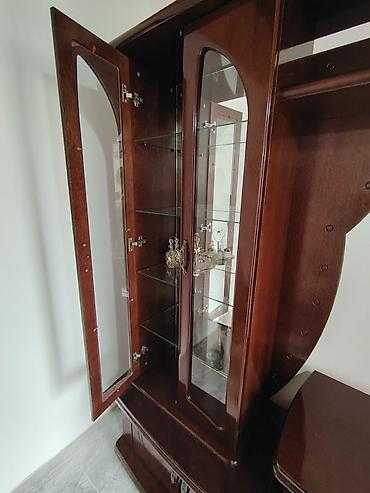 Stilske vitrine: Drvena dnevna soba – vitrina i TV komoda u kompletu - Materijal — 8