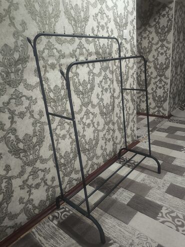 тележка для инструментов: Металлическая напольная вешалка-стойка для одежды. - Две перекладины at lalafo.kg тележка для инструментов: Металлическая напольная вешалка-стойка для одежды. - Две перекладины