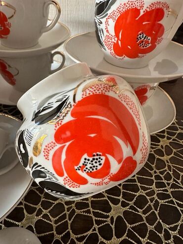 Наборы посуды: Яркий, очень красивый чайный сервиз от ЛФЗ "Красный пион" (1964-г.)