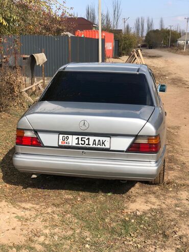 Mercedes-Benz: Mercedes-Benz W124: 1992 г., 2 л, Механика, Бензин, Седан — 3