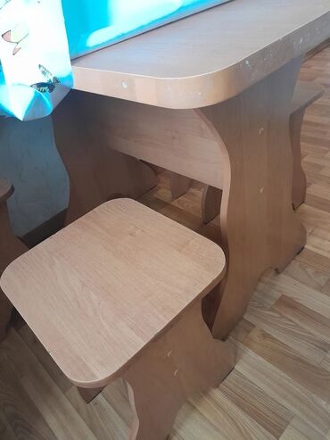 столы для колл центра: Продаю прихожку кухонный стол + 4 стула всё в идеальном состоянии