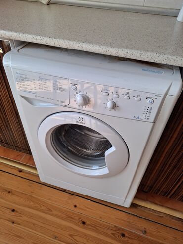 maşın elanları 2019: Paltaryuyan maşın Indesit, 5 kq, İşlənmiş, Avtomat, Qurutma var, Kredit yoxdur, Ünvandan götürmə
