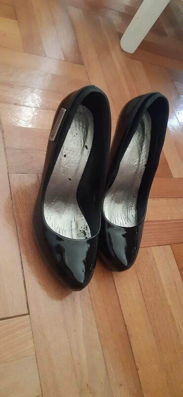 Salonke: Salonke, 36 — 8