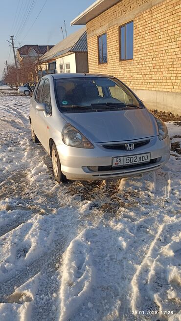 авто в киргизии: Honda Jazz: 2002 г., 1.5 л, Механика, Бензин, Хэтчбэк