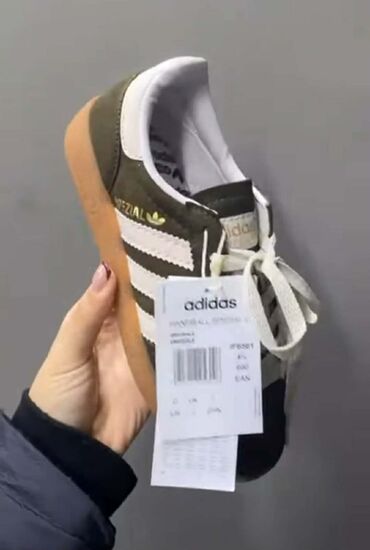 Women's Sneakers and athletic shoes: 40 — 3