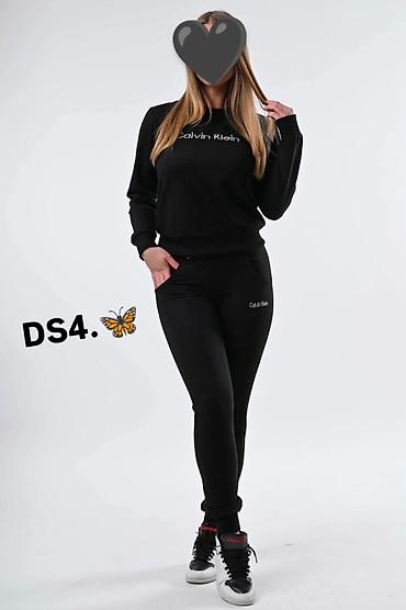 čile trenerka: Ženski komplet trenerke Calvin Klein – dva dela - Boja: crna - Gornji — 1