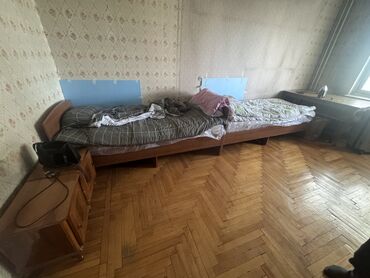 Гарнитуры для зала: Срочно! Срочно! Срочно! Продаю гарнитуру и шкаф, кровать столы и