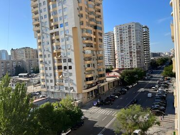 Uzunmüddətli kirayə mənzillər: 3 otaqlı, Yeni tikili, m. Elmlər Akademiyası, 150 kv. m