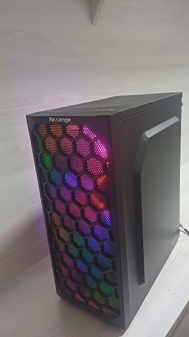 Korpuslar: PC üçün korpus hər şeyi işləkdir dört dənə rgb kuler, usb 2.0 + 3.1 — 3
