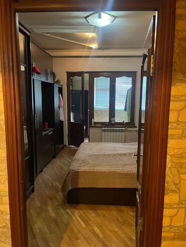 Uzunmüddətli kirayə mənzillər: Azadlıq metrosunun yanında,9 mərtəbənin,7-ci mərtəbəsində,2 — 10