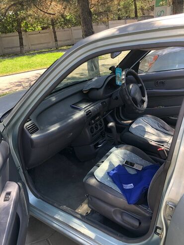 Nissan: Nissan March: 1996 г., 1 л, Механика, Бензин, Хэтчбэк — 7