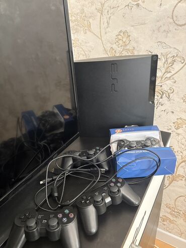 сколько стоит playstation 3: Salam Ps 3 Satılır 4 pult ilə 1 i təzə 3 ü az işlənmiş 2 zaryatqa