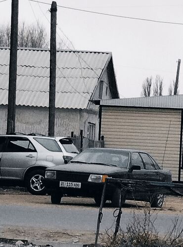 3 h mestnyj divan knizhka raskladnoj: Audi 100: 1989 г., 2.3 л, Механика, Бензин, Седан