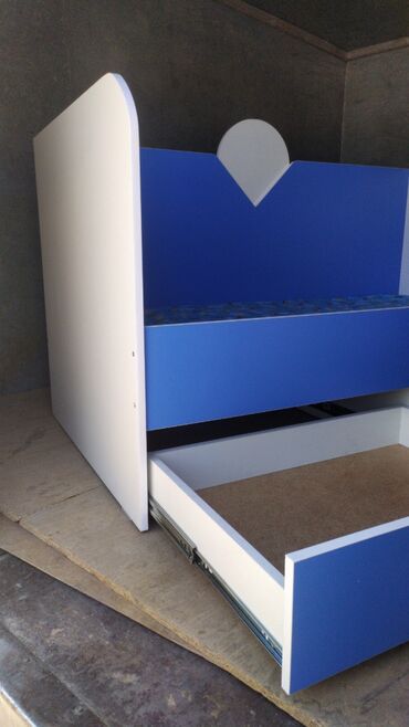 Детские односпальные кровати: Детская кровать в синем цвете для мальчиков и в розовом цвете для — 3