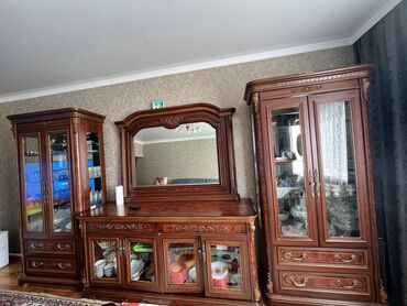 Другие мебельные гарнитуры: В Кара-Балте Продается стенка горка,в хорошем состоянии есть
