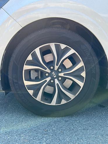 Kia: Kia Carnival: 2021 г., Минивэн — 30