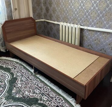 кованные кровати: Односпальная Кровать, Б/у