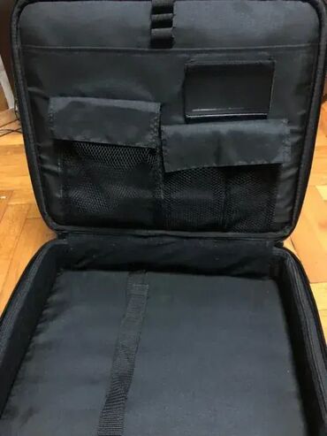 Futrole i torbe za laptopove: Izuzetno kvalitetna torba za laptop; Dimenzije: 41x33x8(9)cm; Sa — 9