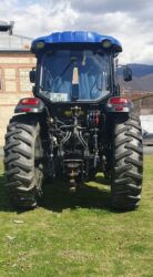 Traktorlar: LOVOL 1304 kənd təsərrüfatı traktoru - Rəng: mavi/qara - Güc sinfi — 11