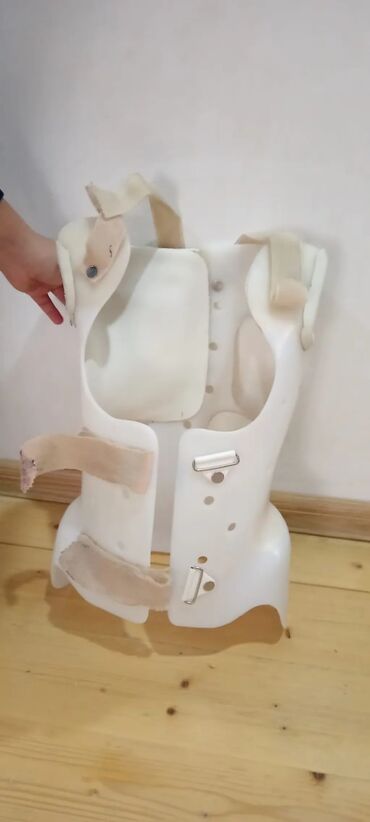 Nitril əlcəklər: 1 ildi bizdədir.13 yaşlı qız usagina alınıb.500 manata alinib.hazirda