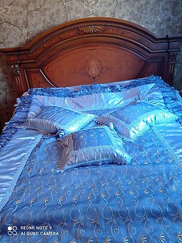 Klassik üslubda yataq otağı mebeli dəsti - Material: təbii ağac