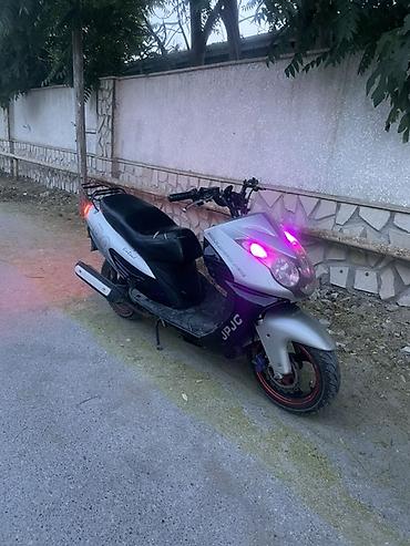 faster f10 scooter: Gümüşü rəngdə, JPJC markalı skuter. Bu model rahat hərəkət üçün — 1
