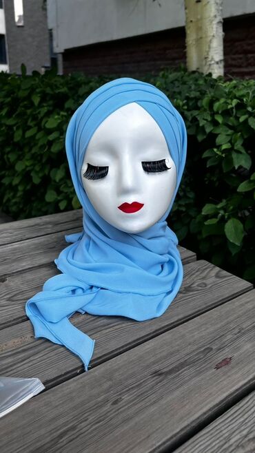 Шарфы, палантины: Изумрудно-зеленый хиджаб из легкой ткани. Украшен расшитой тесьмой — 5