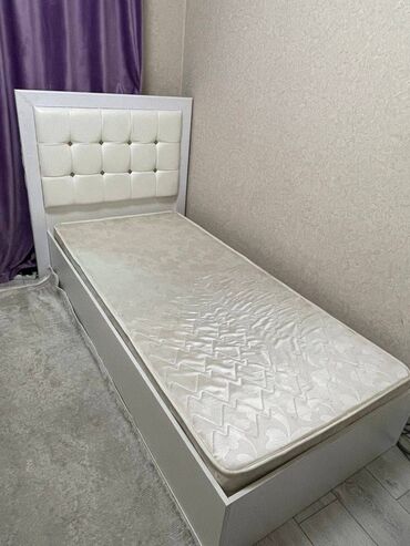 одна спальня кровать: Кровать в очень хорошем состоянии, самовывоз с района Аламединского