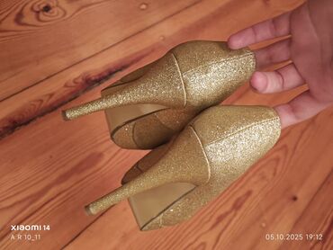 Tuflilər: Qadın ayaqqabıları – 2 cüt 1) Qırmızı klassik tufli - Material: zamşa — 11