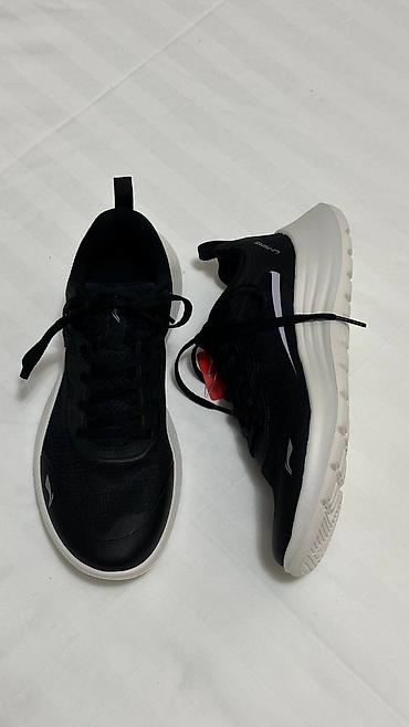 обувь drop: Продаются кроссовки Li-Ning. В наличии две модели: **Модель 1 — 4