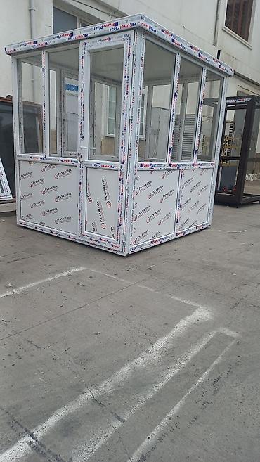 Sifarişlə market vitrinləri: PVC profilindən hazırlanmış mühafizə/post kabini - Ölçü: təxmini 2,5 — 1