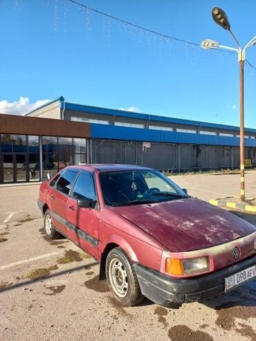 буу автомат машина: Volkswagen Passat: 1990 г., 1.8 л, Механика, Бензин, Седан