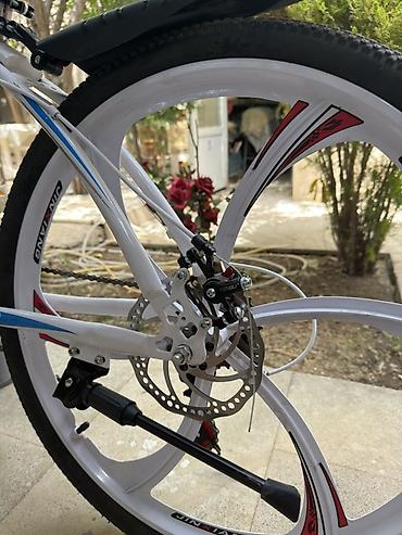 velosiped aliram: Ağ rəngdə dağ/şəhər tipli velosiped 🛑Bmw yenidi surulmur deye satılır — 8