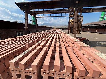 Строительный кирпич: Пустотелый, дырчатый, Жженый кирпич, Полублок, 250×120×88 — 2