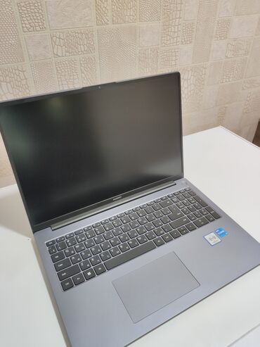 Akkumulyatorlar: Intel Core i5, 8 GB, 14 "