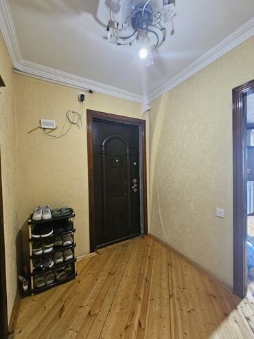 Otaqların uzunmüddətli kirayəsi: ŞEXSI MENZILLDIR .Şeherin Esas Merkez yerlerinden biri Olan 9 zu -da lalafo.az — 15 Otaqların uzunmüddətli kirayəsi: ŞEXSI MENZILLDIR .Şeherin Esas Merkez yerlerinden biri Olan 9 zu — 15